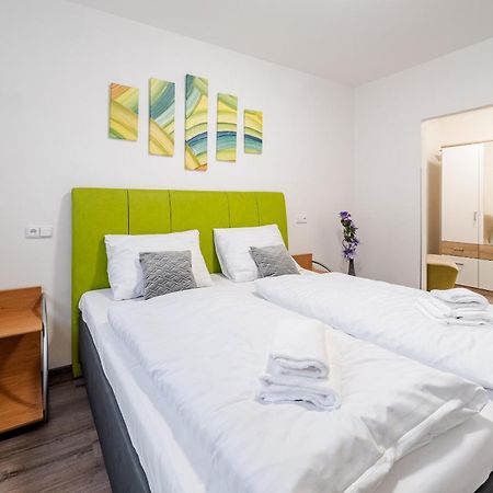 Private Luxury Apartments - Apartman G3 Frymburk Ngoại thất bức ảnh